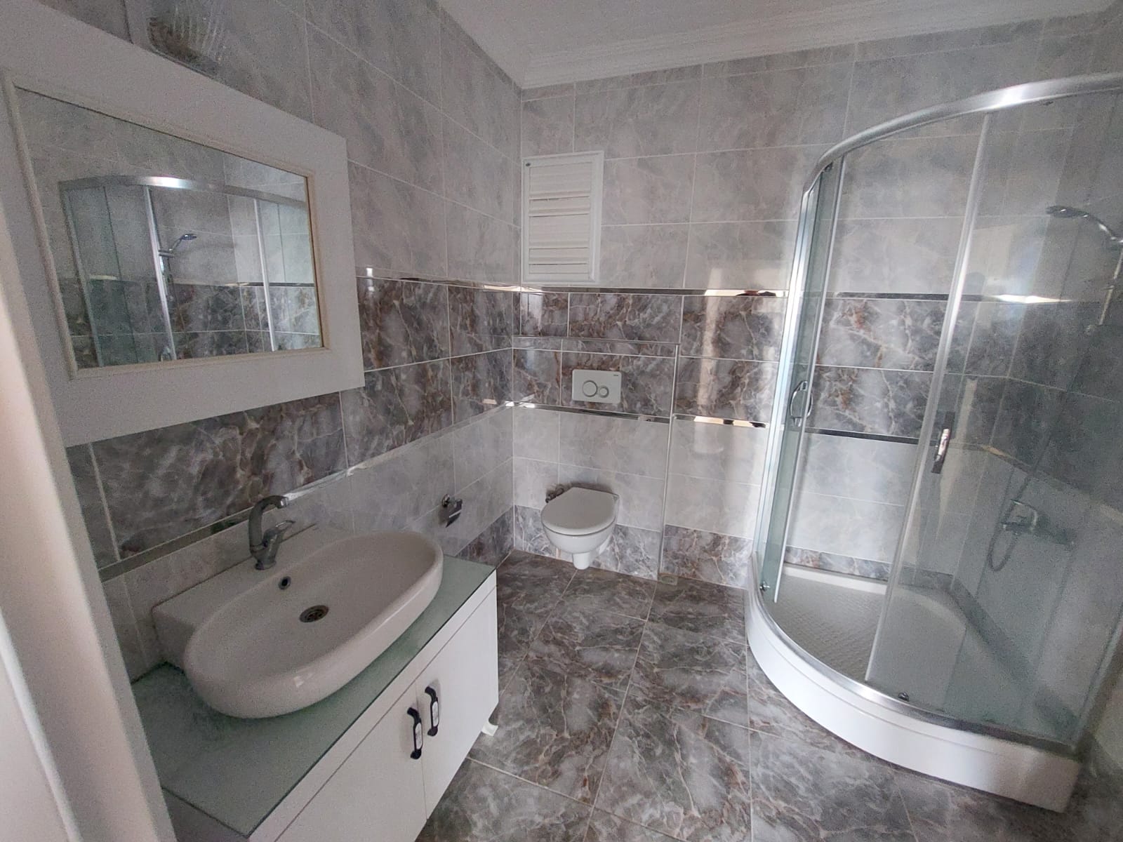 KARŞIYAKA MAH. KİRALIK EBEVEYN BANYOLU 3+1 DAİRE